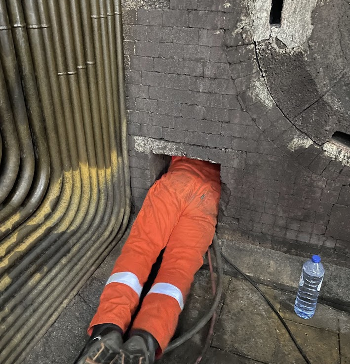 NURA inspection operator and boiler wall